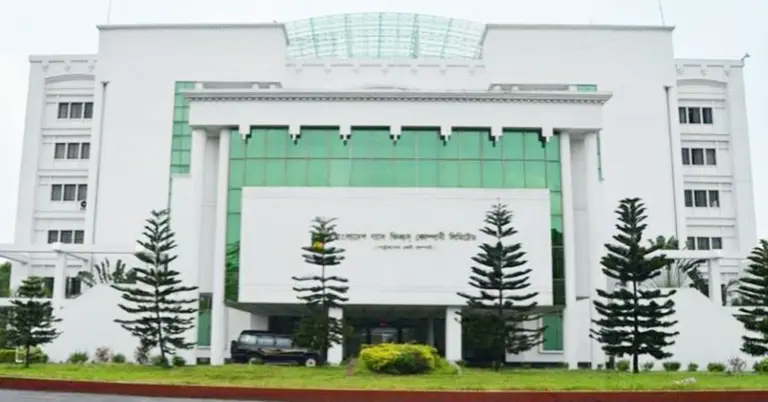 কর্মকর্তাকে লাঞ্ছিত করে বরখাস্ত হলেন বিজিএফসিএলের চার কর্মচারী